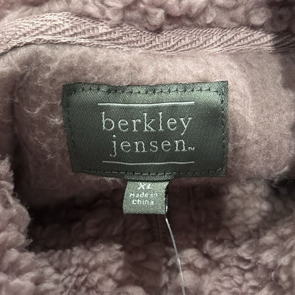 NWT women’s XL Sherpa Quarter Zip by berkley jensen ( BJs Wholesale Club) - Picture 3 of 4